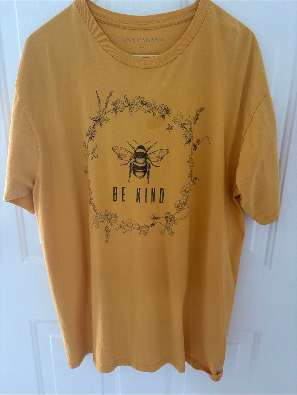 Women’s Ana Cabana Yellow 'Be Kind' Bee Graphic Tee